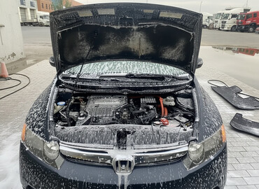 Honda: Honda Civic: 1.3 l | 2006 il Sedan — 1