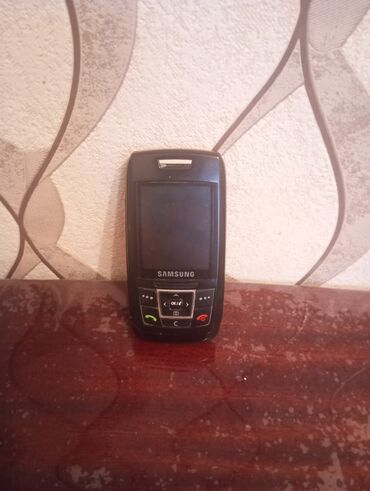 samsung ue32: Samsung E250, цвет - Черный