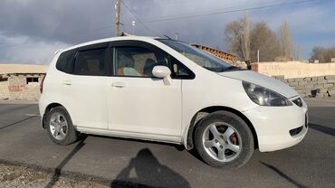 матз 3: Honda Fit: 2003 г., 1.3 л, Автомат, Бензин