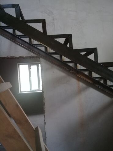 Обшивка лестниц: Обшивка лестниц Материал: Шпон, Гарантия — 2