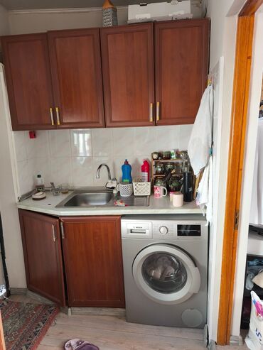 mətbəxt divani: Kuxna mebeli uzumluq 250 sm qaz olan tərəf,moyka tərə 152 sm.yaxşı