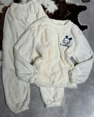 benetton pidžame: Mekana plišana ženska pidžama/kućni komplet iz dva dela, idealan za — 1