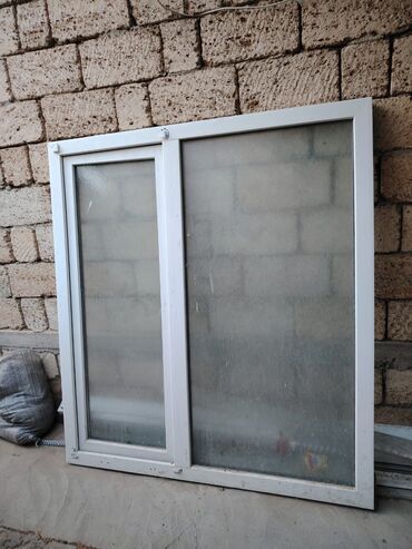 şüşeler: İşlənmiş İki qat şüşə paketi Plastik pəncərə, Еni: 160 sm, Uzunluğu: 140 sm