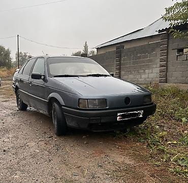 Volkswagen Passat: 1989 г., 1.8 л, Механика, Бензин, Седан