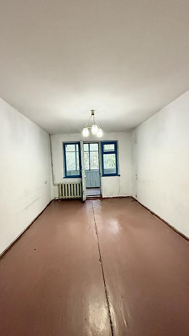 3х ком: 1 комната, 32 м², 104 серия, 1 этаж, Старый ремонт — 1
