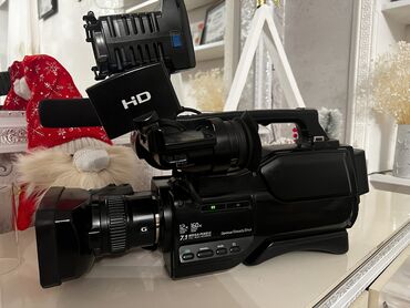 Videokameralar: Sony 1500 ideal vəziyyətdədir 1 ədət yekə daş adaptr və prajektor