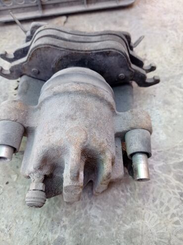 Другие аксессуары: Форд Фокус 1. поддон от Сплит порт 2 л. Блок АБС. Смотрите фотки 30 — 22