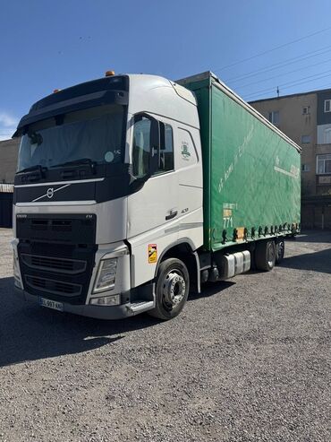 хова балон: Тягач, Volvo, 2017 г., Шторный