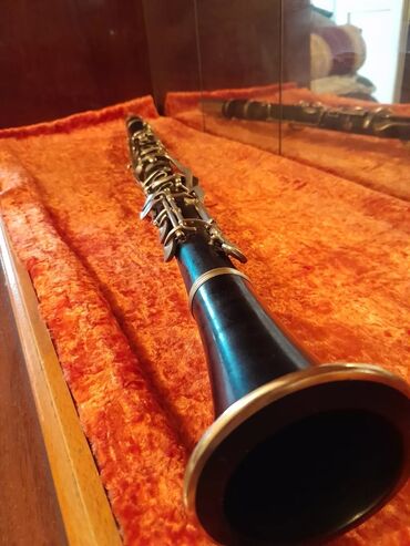 Nəfəs alətləri: A klarnet. partağı tikişi yoxdur