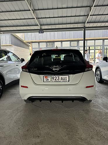 lada 9: Nissan Leaf: 2023 г., Автомат, Электромобиль, Хэтчбэк — 6