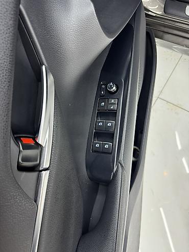 ct 200h: Toyota Camry: 2020 г., 2.5 л, Вариатор, Гибрид, Седан — 6