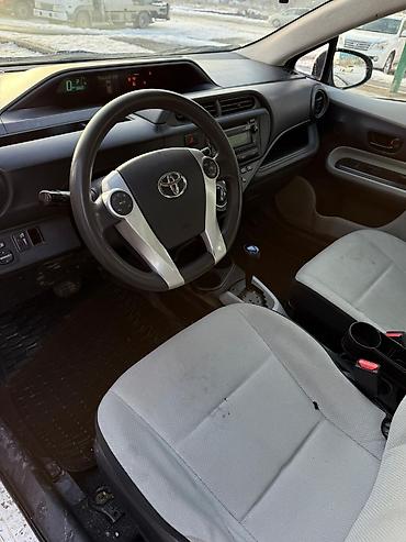 Toyota: Toyota Aqua: 2013 г., 1.5 л, Вариатор, Гибрид, Хэтчбэк — 11