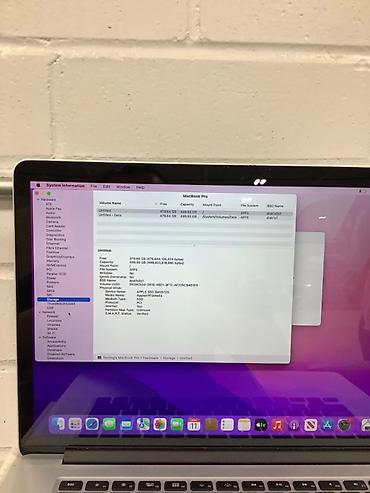 Apple MacBook: Apple MacBook Pro Retina 15" Mid 2015 | i7 | 16GB RAM | 512GB SSD — 4