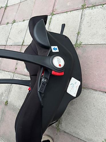 Avtokreslolar: Usaq ucun avtokreslo. Bunu istiyen olsa boyugude movcuddur. Whatsapa — 3