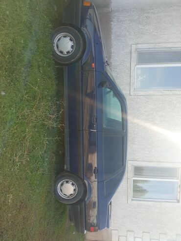 стартер спринтер 2.7: Volkswagen Passat: 1992 г., 2 л, Бензин, Хетчбек