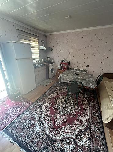 daşınan evler: Corat bağlarl 4 nömrə və 33 nömrəli marşurta yaxin 1 otaqli ev kirayə — 2
