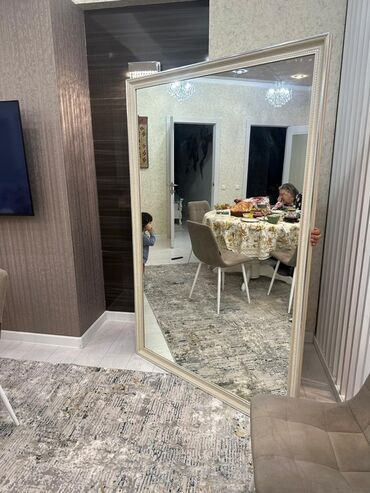 зеркало в магазин: Напольное зеркало в полный рост с широкой декоративной рамой. Размеры