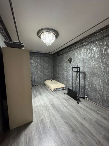 Həyət evləri və villaların satışı: 6-cı mikrorayon 2 otaqlı, 2 kv. m, Kredit yoxdur, Orta təmir — 7