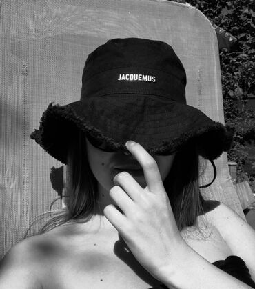 женские шапки с шарфом: Панама Jacquemus - Модель: классическая панама с расширенными полями