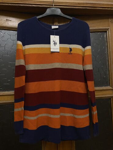 Köynək və bluzalar: Qadın geyimləri – 2 fərqli model 1) Ağ bluz: - Yumşaq, axıcı parça - — 4