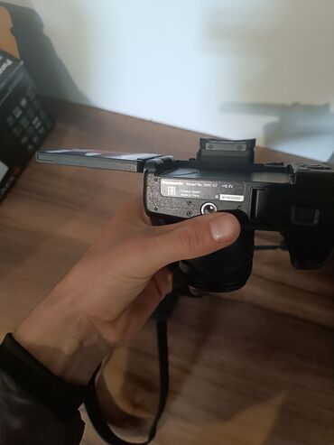 Fotokameralar: Panasonic LUMIX G seriyalı fotoaparat İşlənməyib, yaddaş kartı lenz — 18