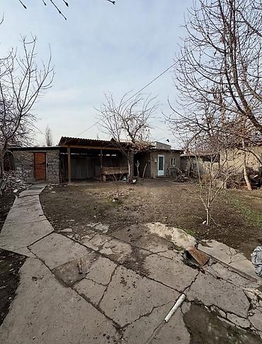 Продажа коттеджей и домов: 📞 +996 🏡 Продаётся дом в Ала-Тоо-1 📐 Участок: 5 соток (33×15) 🏠 — 2