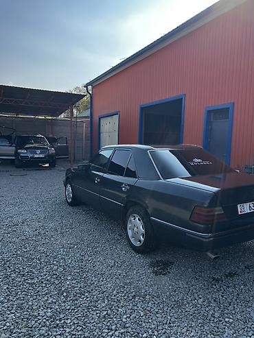 мереке авто: Mercedes-Benz W124: 1991 г., 2.3 л, Кол менен иштөөчү, Бензин, Седан — 5