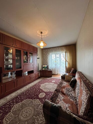 продаю квартиру аламединский рынок: 2 комнаты, 46 м², Индивидуалка, 5 этаж, Старый ремонт