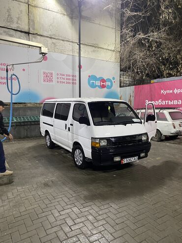 портер в лизинг: Toyota Hiace: 1994 г., 2.3 л, Механика, Дизель, Бус