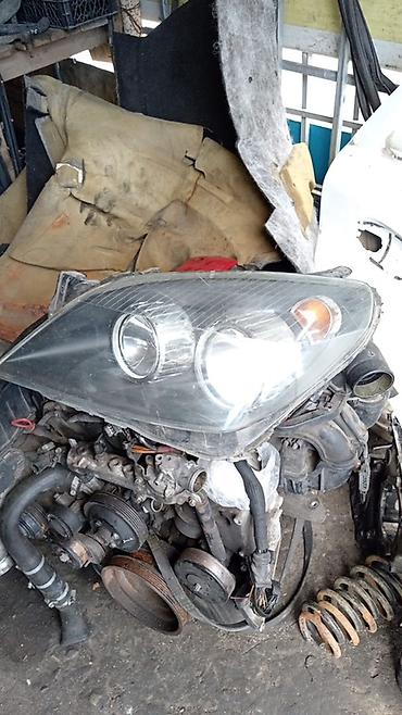 t250: Məhsul: Avtomobil üçün sağ ön fara (projektorlu) Təsvir: - İki — 2
