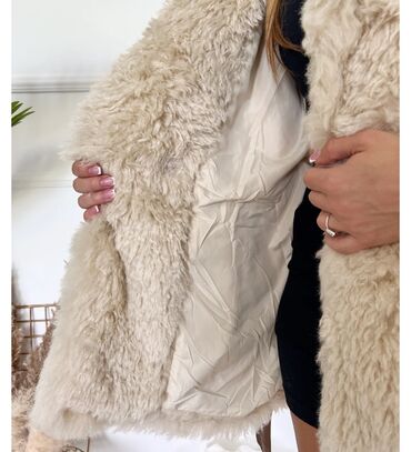 Krzneni kaputi: One size, Sa postavom, bоја - Mlečno-bela — 7