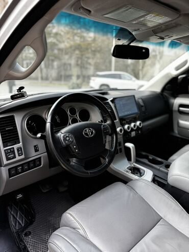 Toyota: Toyota Sequoia: 2008 г., 5.7 л, Автомат, Бензин, Внедорожник — 5