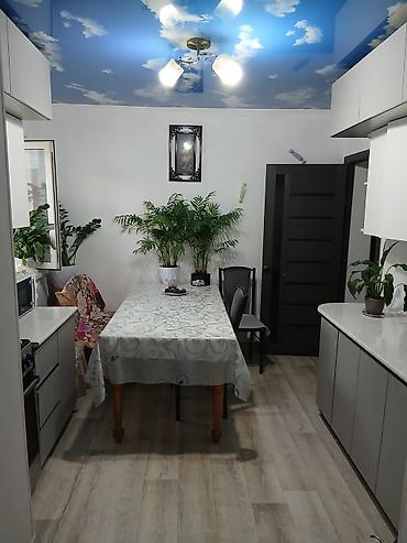 агенство ош: Продаю дом с действующим бизнессом!4комн. Район ошского рынка. Есть — 9