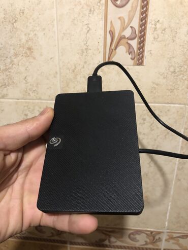 Video oyunlar üçün aksesuarlar: Seagate 2TB Harddisk icerisinde Ps4 ucun 25 oyun movcuddur