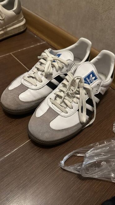 Кроссовки и спортивная обувь: Мужские кроссовки, 44, Adidas, Б/у, цвет - Белый, Самовывоз at lalafo.kg Кроссовки и спортивная обувь: Мужские кроссовки, 44, Adidas, Б/у, цвет - Белый, Самовывоз