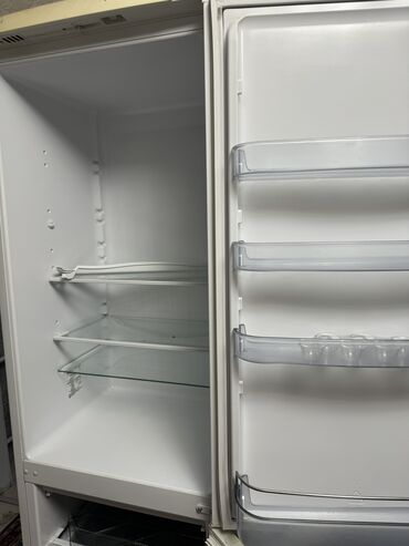 холодильник рефрежиратор: Холодильник Snaige, Б/у, Двухкамерный, 2300 *