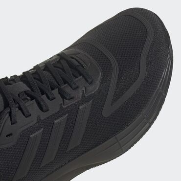 кроссовки с америки: Продаю оригинал ботасы Adidas заказывал с официального сайта в