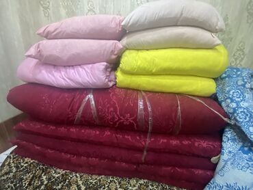 Digər məişət məhsulları: 4 eded tek yataq doysek biri 50 azn 4 birikde 200 azn 1 eded iki