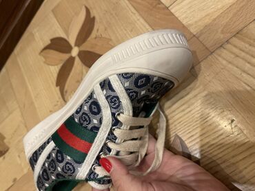 Uşaq ayaqqabıları: 32 razmer,yaxshi veziyyetde -da lalafo.az — 13 Uşaq ayaqqabıları: 32 razmer,yaxshi veziyyetde — 13