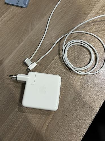 Apple MacBook: Orijinal Apple 67W adapter və MagSafe kabeli satılır. MacBook Air — 1