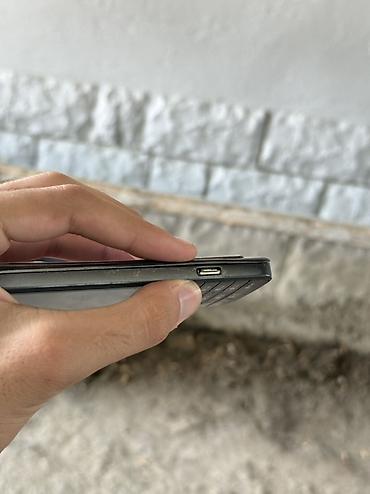 kontakt iphone 15 pro: Samsung S5610, rəng - Qara, Düyməli — 8