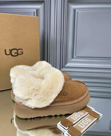 Ugg obuća: Bоја - Bež, 41 — 9