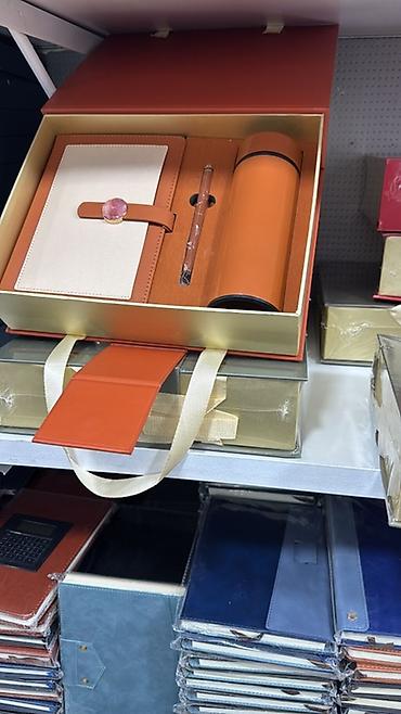 Канцтовары: Подарочный набор для офиса/деловых встреч Состав набора: - Ежедневник — 11