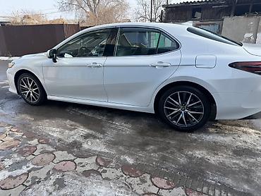 Toyota: Toyota Camry: 2022 г., 2.5 л, Автомат, Гибрид, Седан — 4