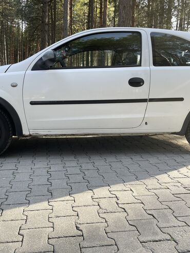 ski odelo: Opel Corsa: 1.7 l | 2002 г. | 310000 km. Κupe