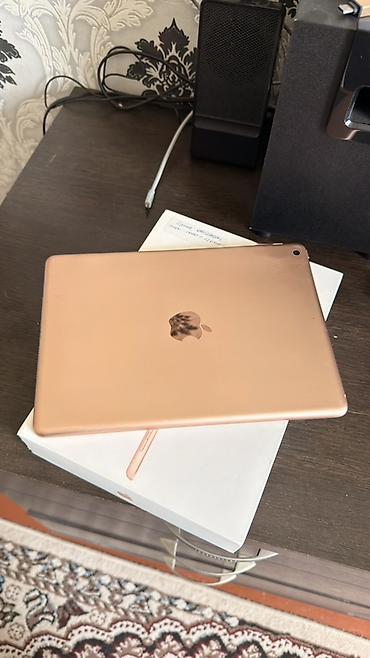 Планшеты: Планшет, Apple, память 32 ГБ, 9" - 10", Wi-Fi, Б/у, Классический цвет - Золотой — 2
