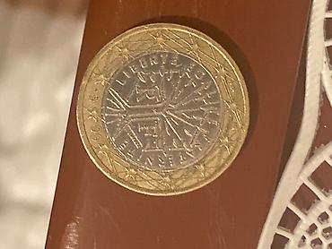 batinka satisi: 1 euro 1999 il satılır əla vəziyyətdədi 
Koleksioncuaır la bilər — 1