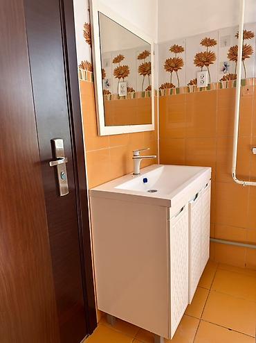 standing mirror: Тумба для ванны, Б/у, С раковиной, Самовывоз, цвет - Белый — 2