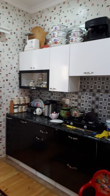 Həyət evləri və villaların satışı: Binəqədi qəs. 3 otaqlı, 65 kv. m, Orta təmir — 9