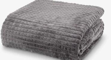 Ćebad i pokrivači: Zimski plisani i vuneni cebici novo vise modela,dezena i dimenzija — 3